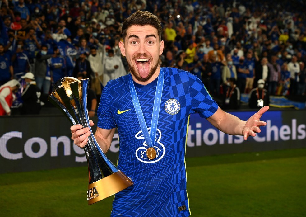 Jorginho é eleito o melhor jogador da Europa na temporada 2020/21