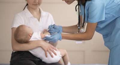 little-baby-being-health-clinic-vaccination-800x445